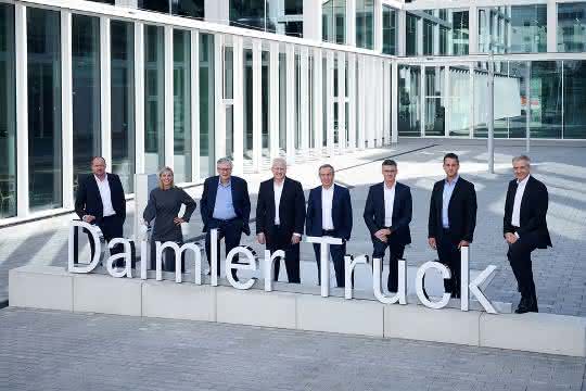 Daimler Truck launched as an independent company on the stock exchange