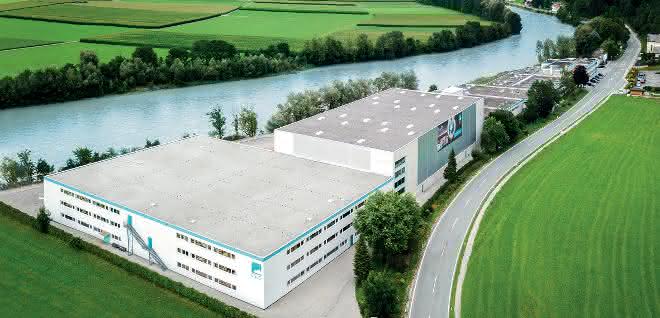 EGLO Leuchten GmbH relies on SAP EWM from Knapp EGLO Leuchten GmbH relies on SAP EWM from Knapp