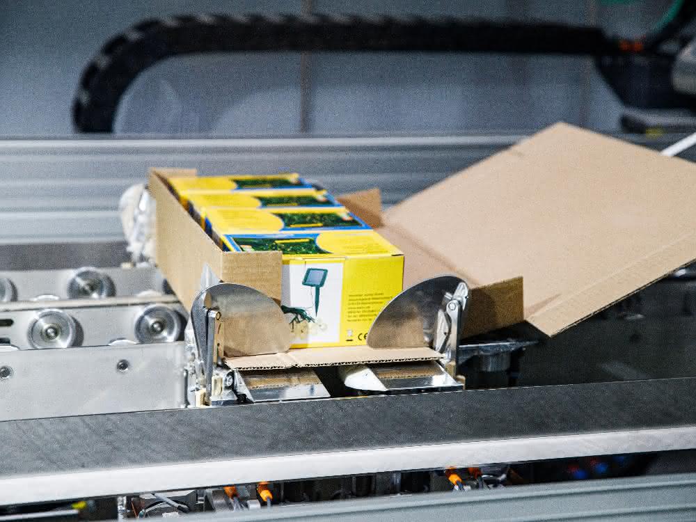 Sustainable packaging systems at Lampenwelt