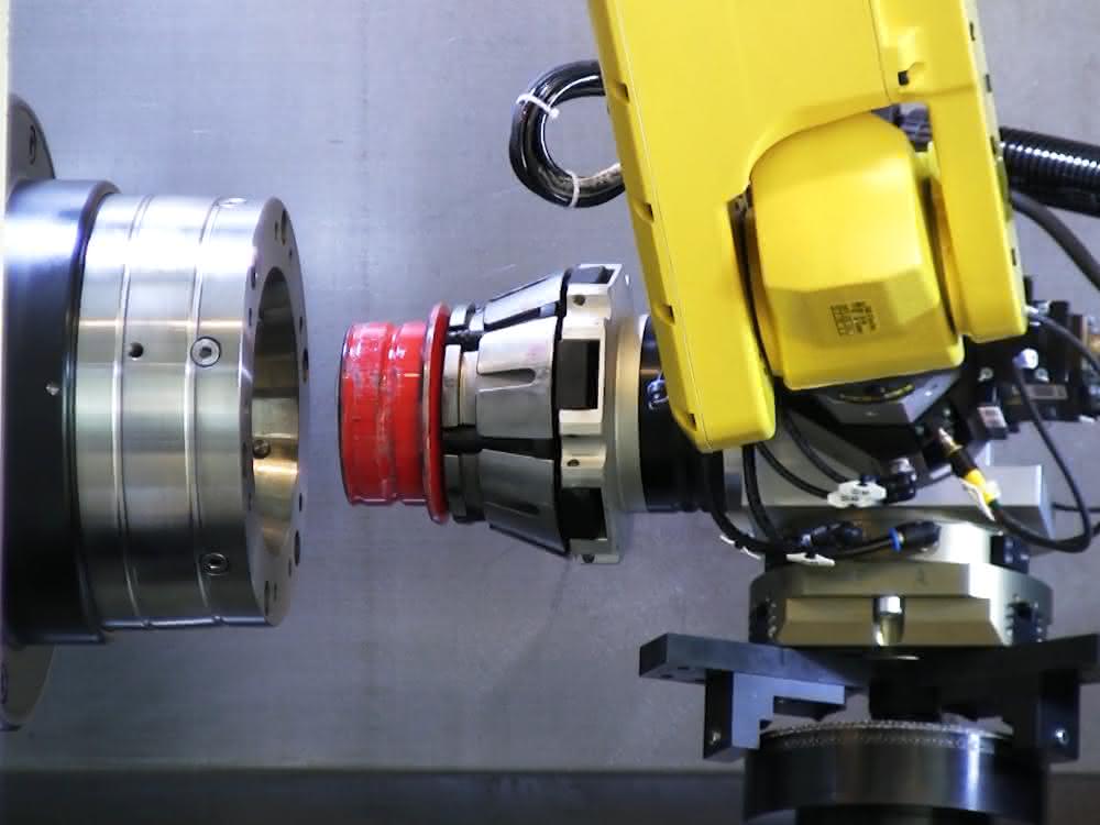 Changing the clamping head