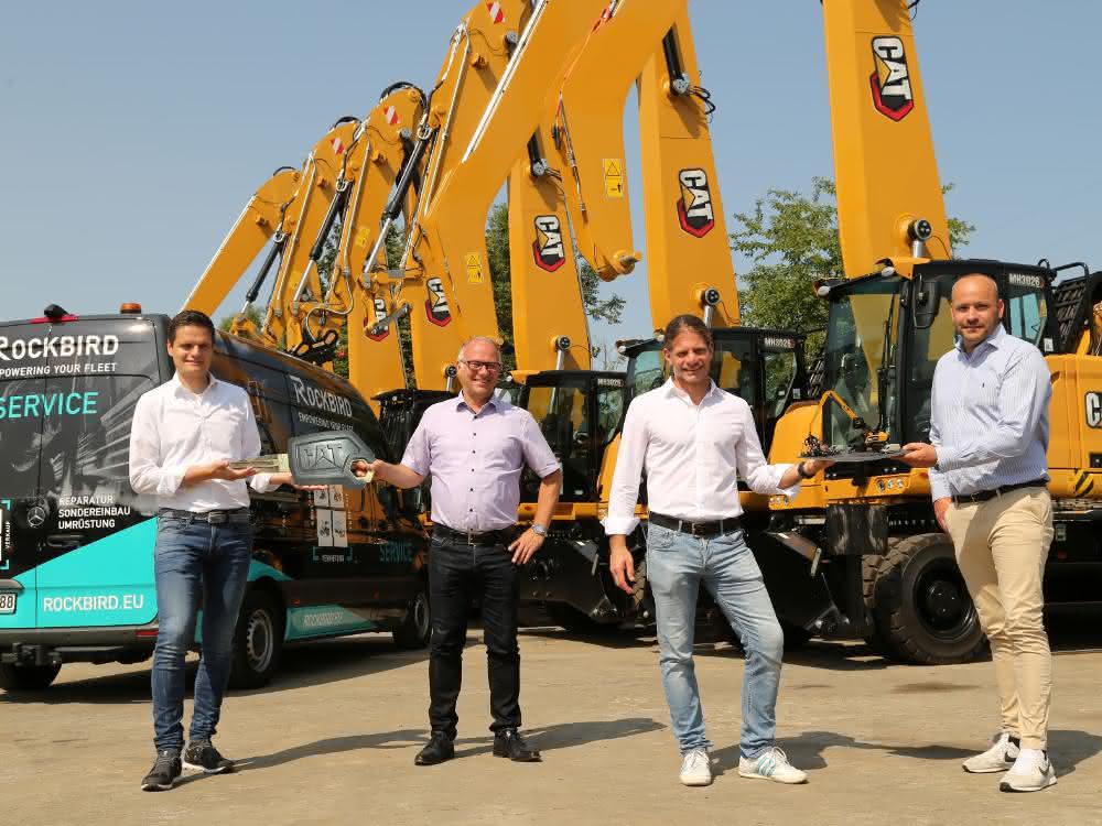 Mietflotte erweitert: Neue Cat Umschlagbagger für Rockbird-Mietflotte