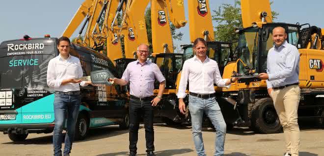 Mietflotte erweitert: Neue Cat Umschlagbagger für Rockbird-Mietflotte