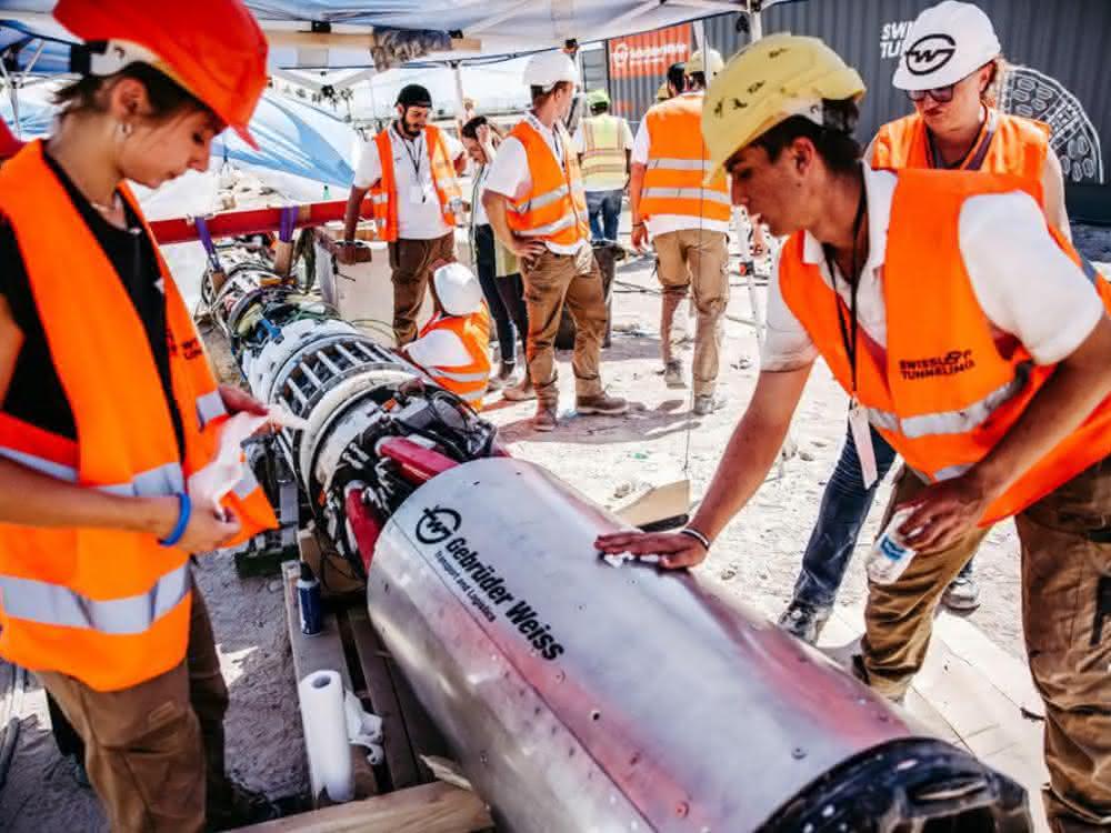 Tunnel construction competition: Top spot in the Hyperloop competition