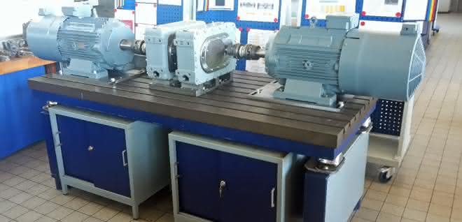 Gear test bench