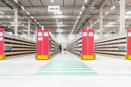 Efficient logistics for perfume, skincare, make-up and co