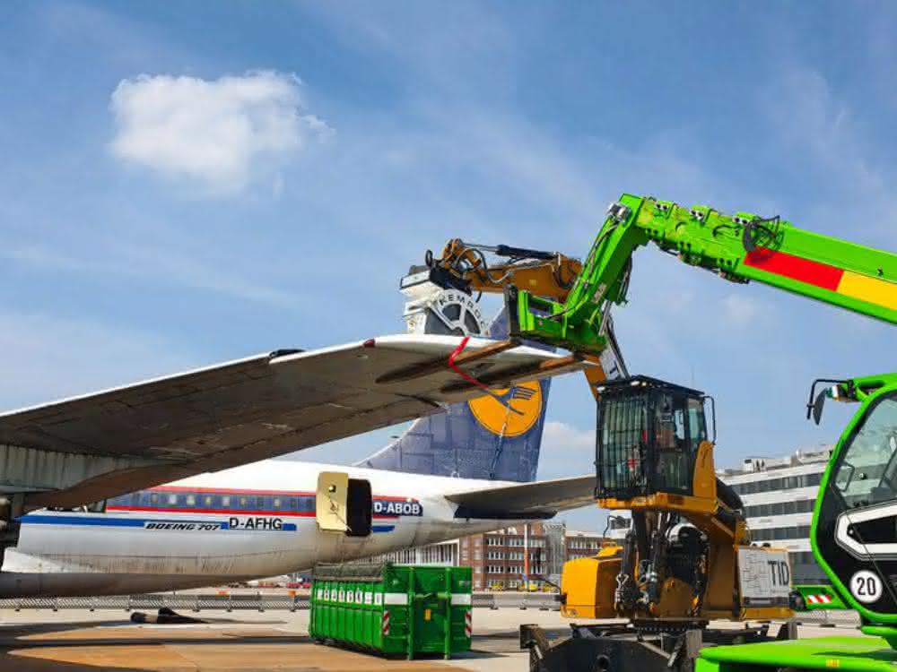 Abbruchwerkzeuge: Boeing mit Kemroc-Diamantsäge zerlegt