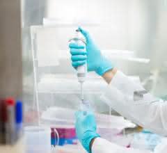 Pipettieren im Labor