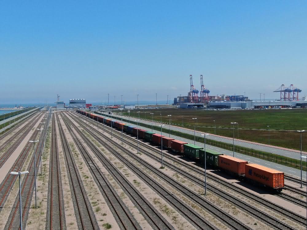 Elektrifizierung für Hafenbahn JadeWeserPort beauftragt Elektrifizierung für Hafenbahn JadeWeserPort beauftragt