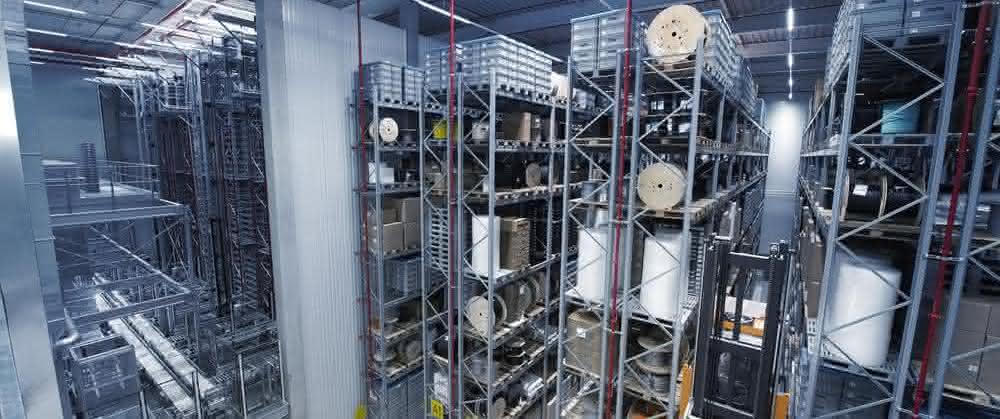 High-bay warehouse with 1823 pallet spaces