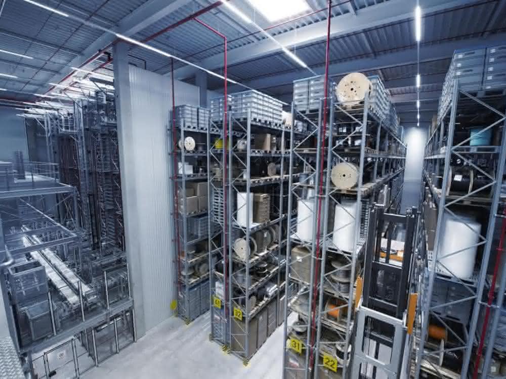 High-bay warehouse with 1823 pallet spaces