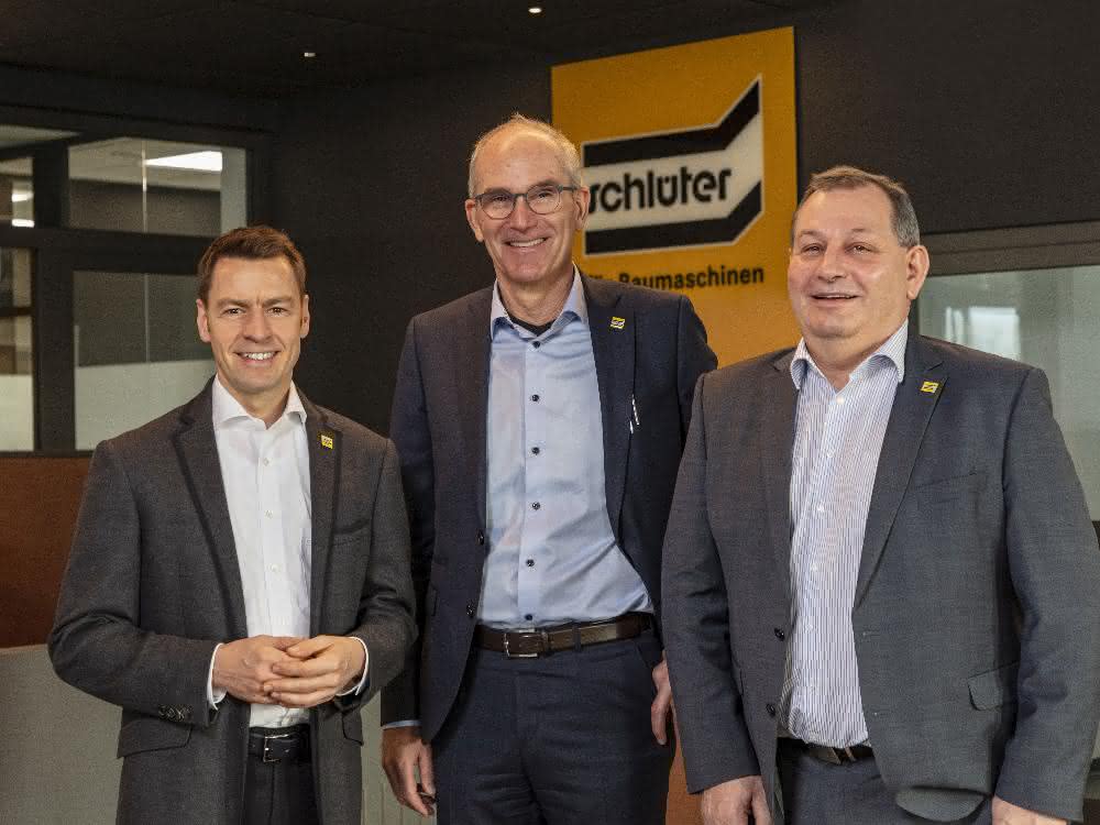 Schlüter für Baumaschinen vergrößert Vertriebsgebiet