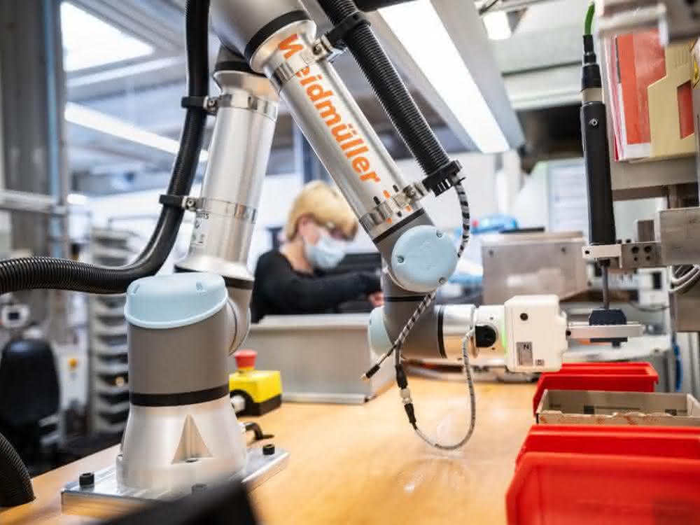 Cobots in electronics assembly