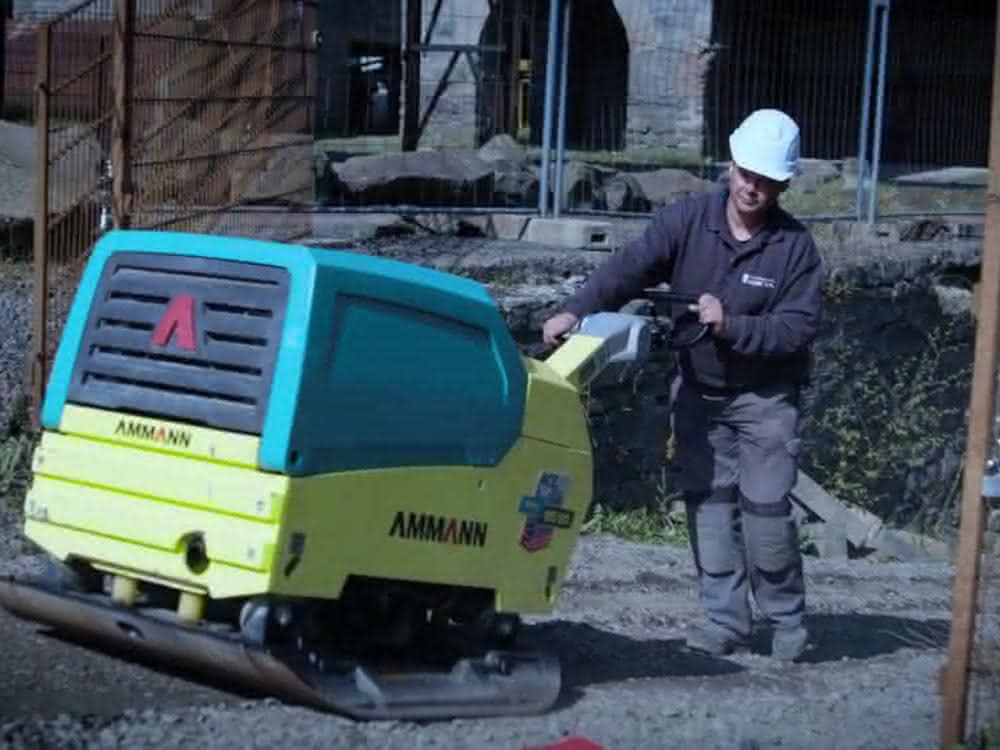 Rüttelplatten: Verdichten mit Drei-Wellen-Antrieb