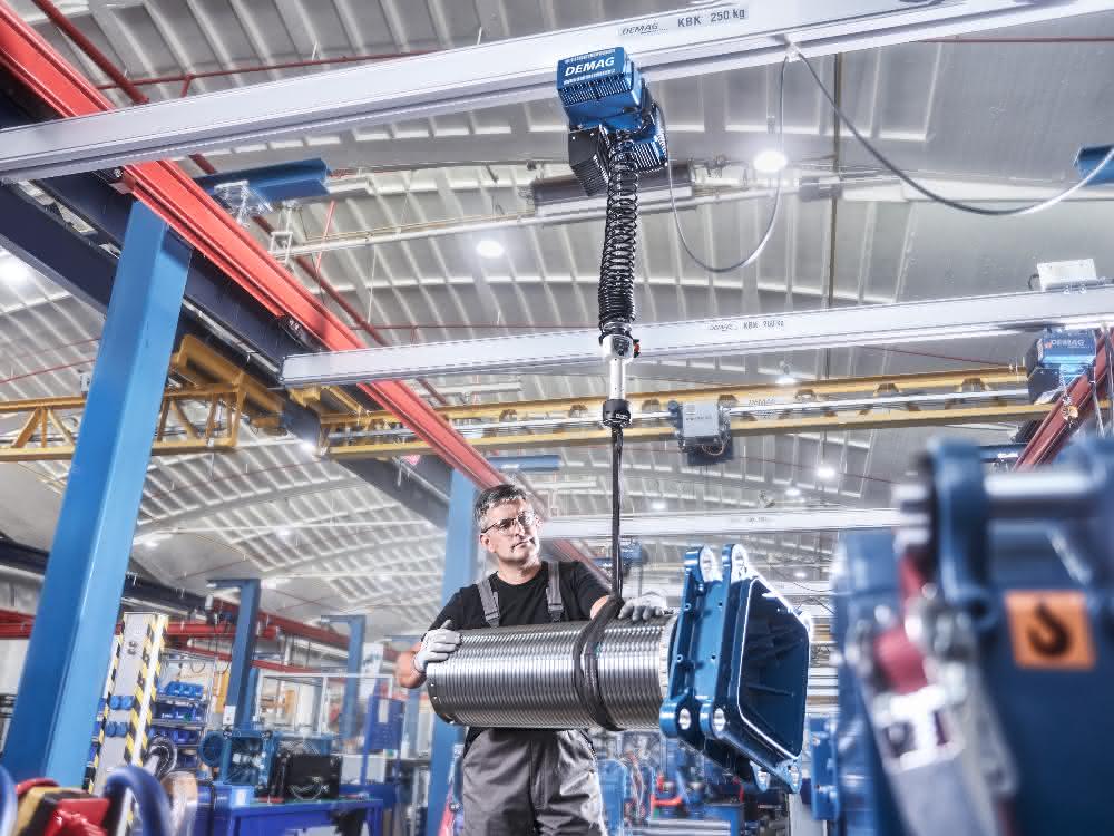 Demag chain hoist with balancer function