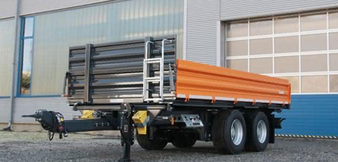 Neuer Tandemdreiseitenkipper von Zandt cargo