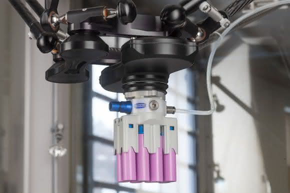 Gripper technology: Velvet gloves for batteries