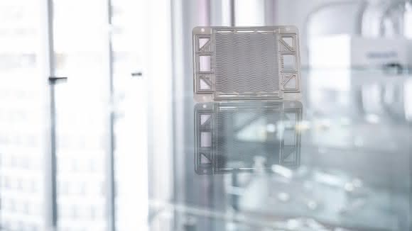 Presses: System technology for fuel cells