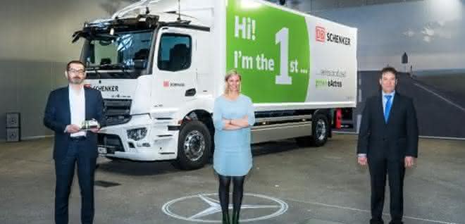 DB Schenker receives Mercedes-Benz eActros as an urban distribution vehicle