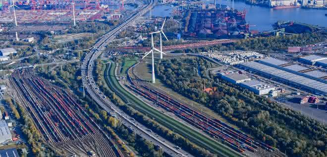 Seaborne cargo handling at the Port of Hamburg recovers in 2021