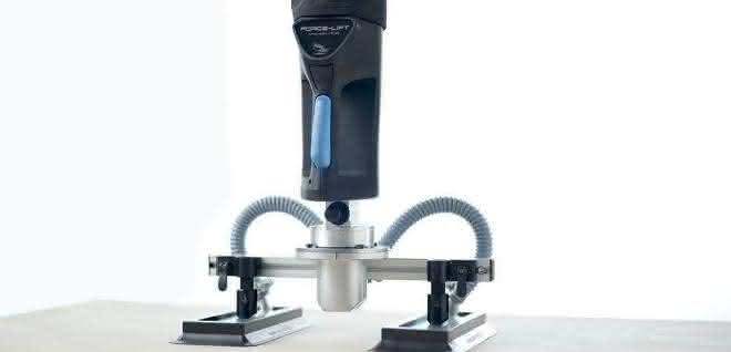 Hebetechnik: Mit einer Hand nach oben Hebetechnik: Mit einer Hand nach oben