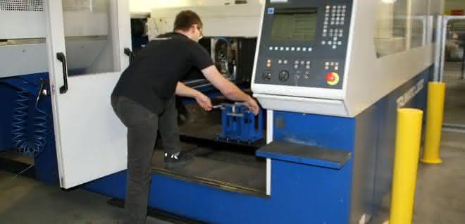 Laser cutting system Laser cutting system
