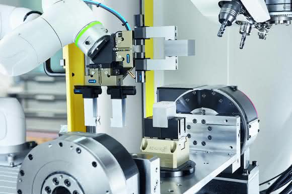 Automated machine tool loading: Application kits for cobots