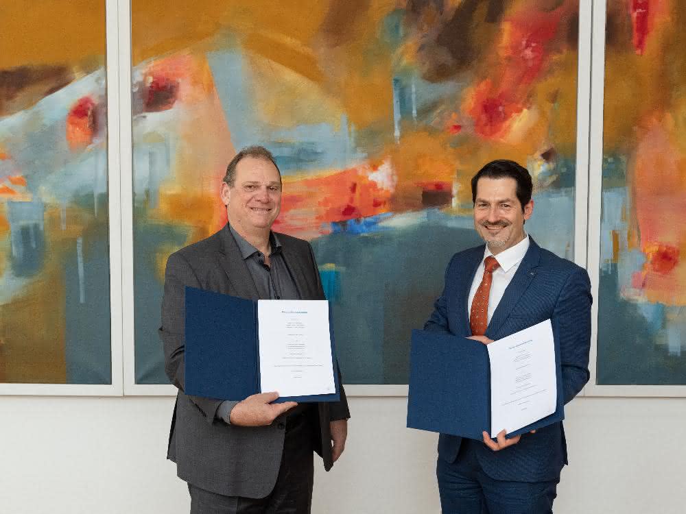 Michael Suess and Thomas Hofmann