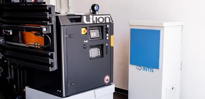 Hubtex and Intis launch an inductive charging system: The future of AGV solutions lies in energy management Inductive charging system