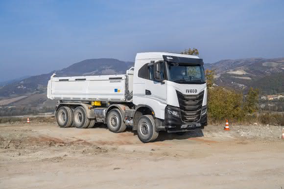 Offroad-Familienausflug mit Oliver Willms: Italienische Momente mit den neuen Lkw von Iveco