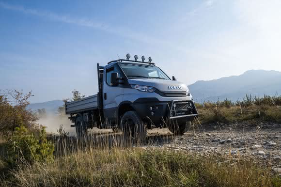 Offroad-Familienausflug mit Oliver Willms: Italienische Momente mit den neuen Lkw von Iveco