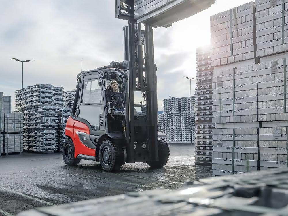 Verbrenner der neuesten Generation: Leistungsstarker Familienzuwachs bei Linde Material Handling Verbrenner der neuesten Generation: Leistungsstarker Familienzuwachs bei Linde Material Handling