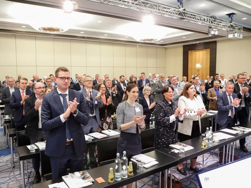 Rohrleitungsbauverband: Neuer rbv-Präsident: Fritz Eckard Lang übergibt den Staffelstab an Ralph Donath