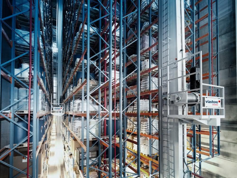 Anzeige: viastore vernetzt Logistik und Produktion auf der LogiMAT 2022