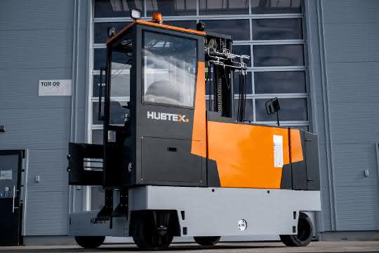 Hubtex's flexible transportation in narrow aisles