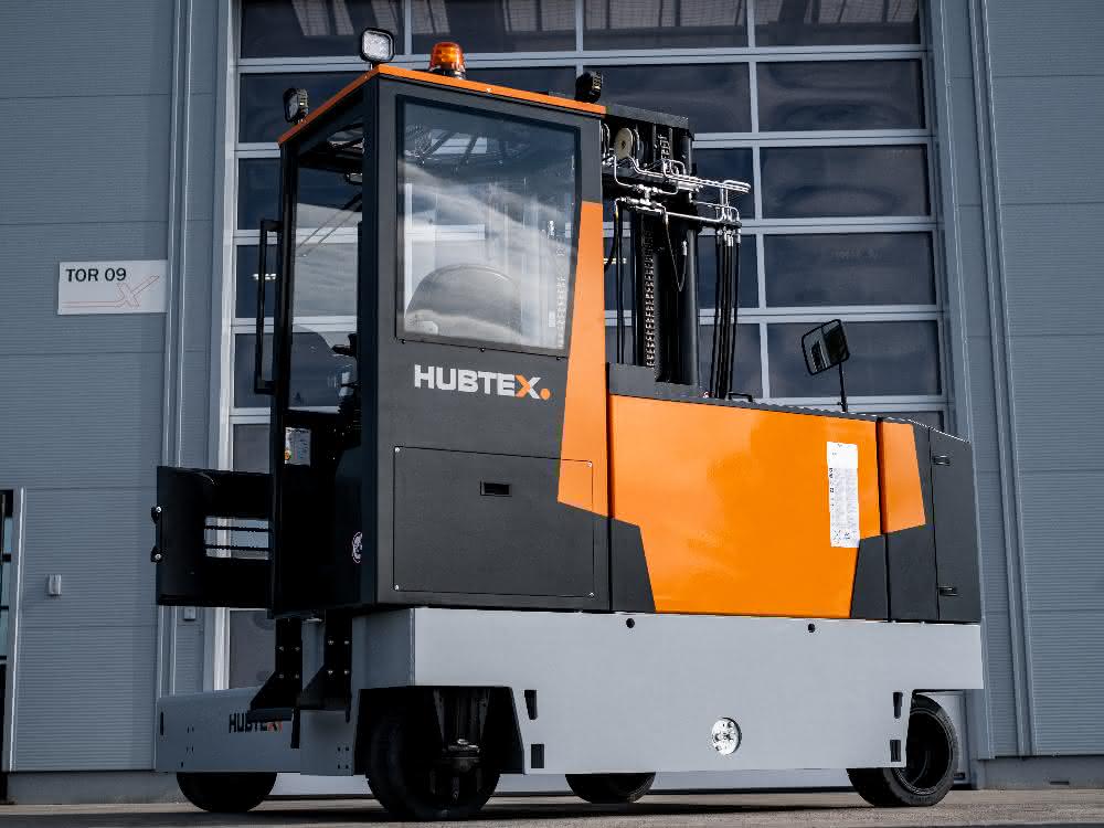 Hubtex's flexible transportation in narrow aisles