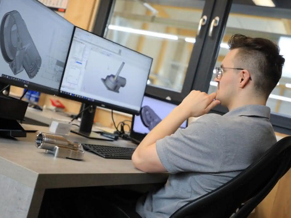 Programming for complex machining processes