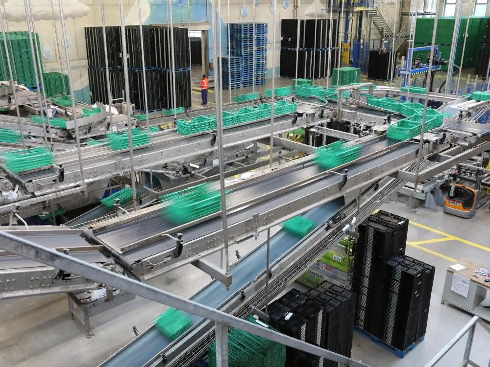 Display: How AMP MISER™ 2.0 conveyor belts allow energy efficient conveying
