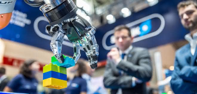 Robot hand
