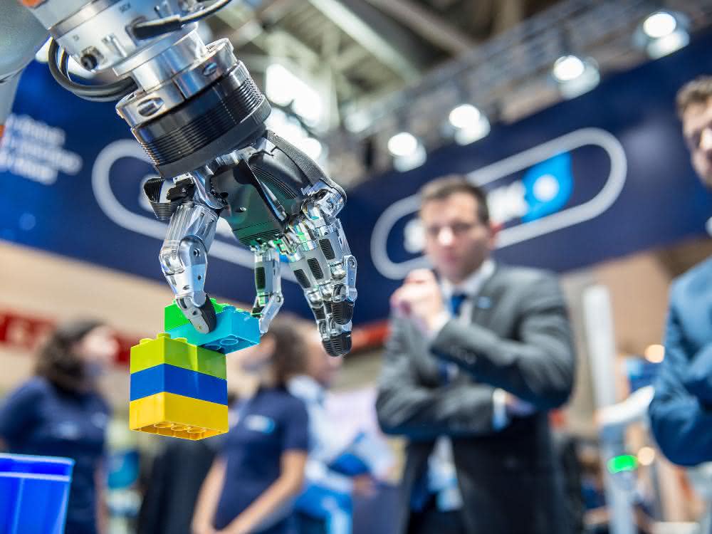 Automatica Munich Robot hand