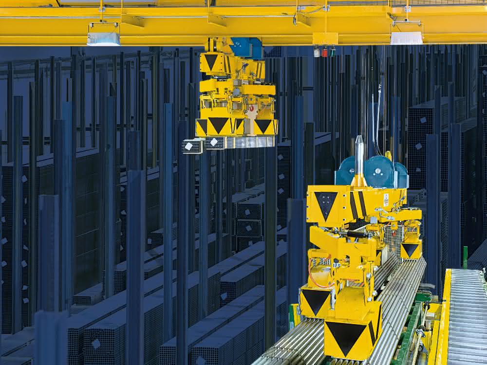 Demag liefert Systemlösung für den automatisierten Materialfluss von Layher