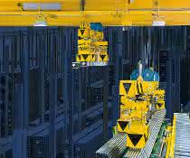 Demag liefert Systemlösung für den automatisierten Materialfluss von Layher