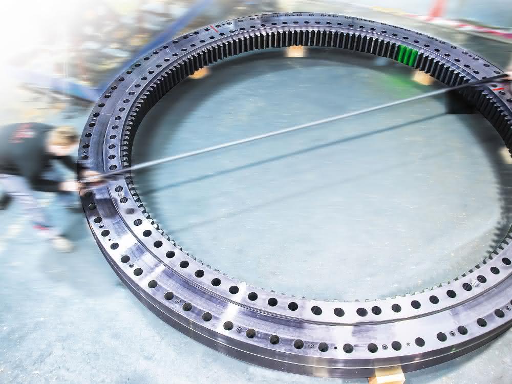Slewing bearings