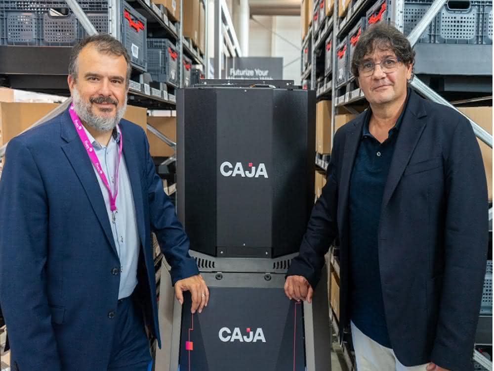 Automate intralogistics processes: Caja Robotics and Fives cooperate on the European market Massimiliano Fochetti and Ilan Cohen