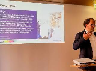 VUP-Jahrestagung 2022: Informationen und Erfahrungsaustausch in Leipzig Auftakt zum Laborcampus auf der VUP-Jahrestagung (im Bild: Florian Brill)