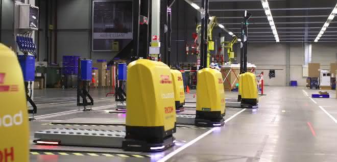Inductive charging in the warehouse: More efficiency with AMR from Lowpad