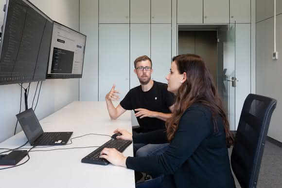 Digital type plate: Digitalization in mechanical engineering