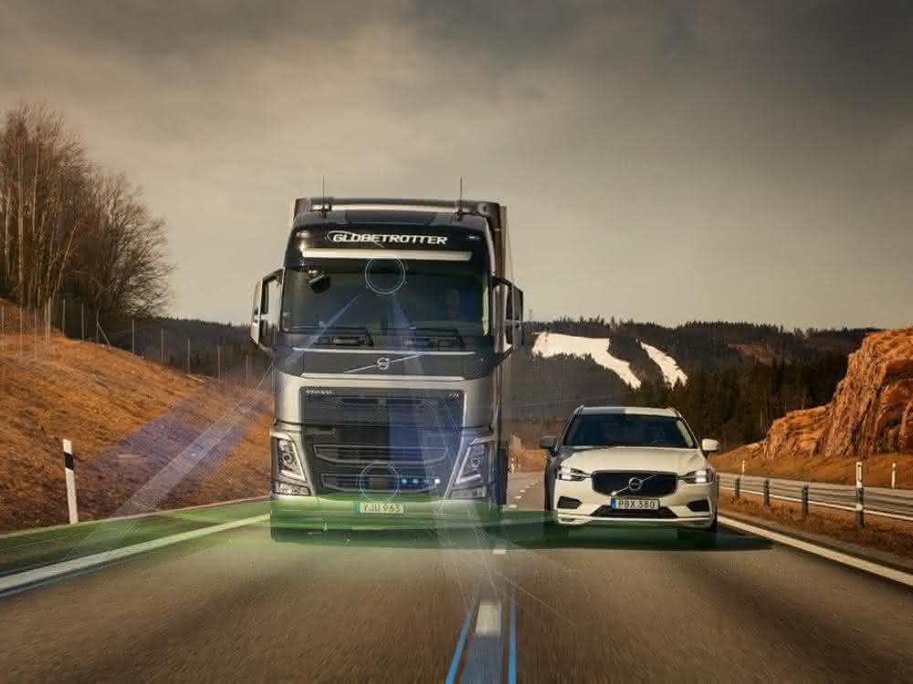 Bau-Lkw: Neues Fahrerassistenzsystem von Volvo Trucks