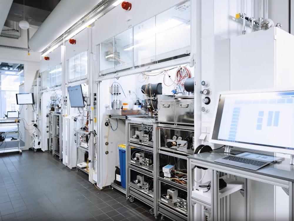 Labor im Electronics Technology Center in Darmstadt