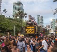 Historisches Ford T-Modell beim Karneval in Brasilien