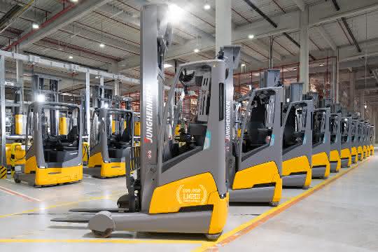 Jungheinrich delivers 100,000th lithium-ion truck